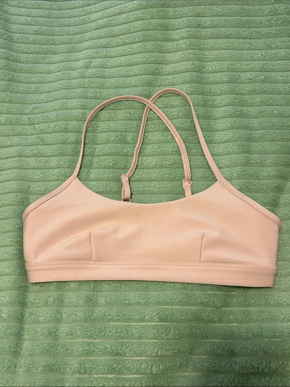 ALO Yoga “Airlift Intrigue Bra”